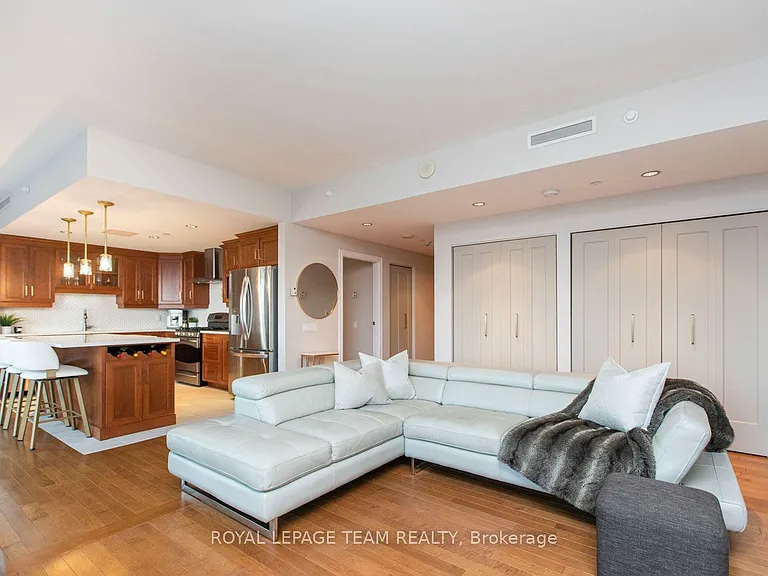 90 George St #1108 — Photo 5