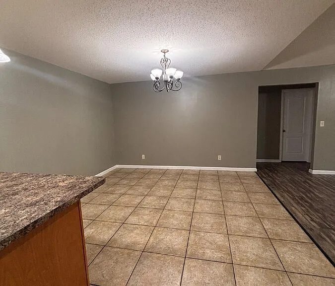 1939 Rock Creek Ln — Photo 6