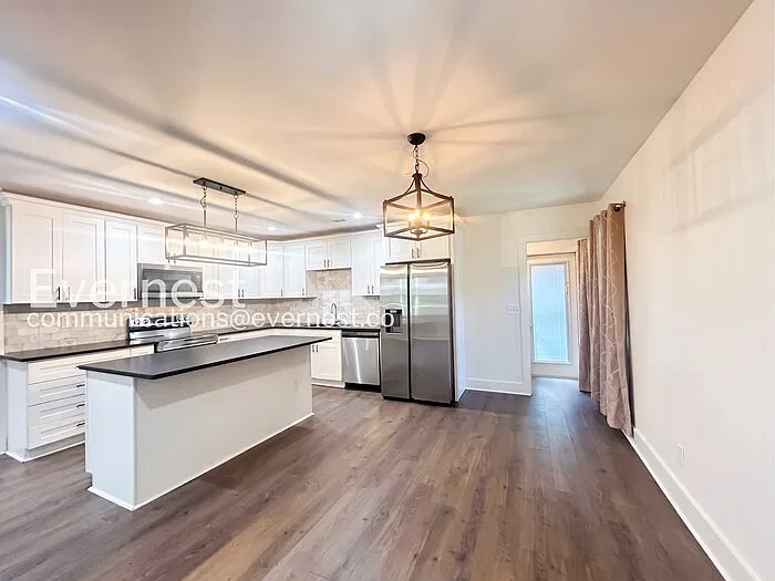 4 bed, 3.0 bath, 1700 sqft, $2,150 — Photo 2