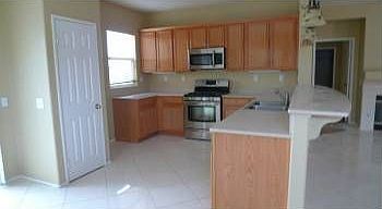3rd image of 14930 Abbotsford Ln