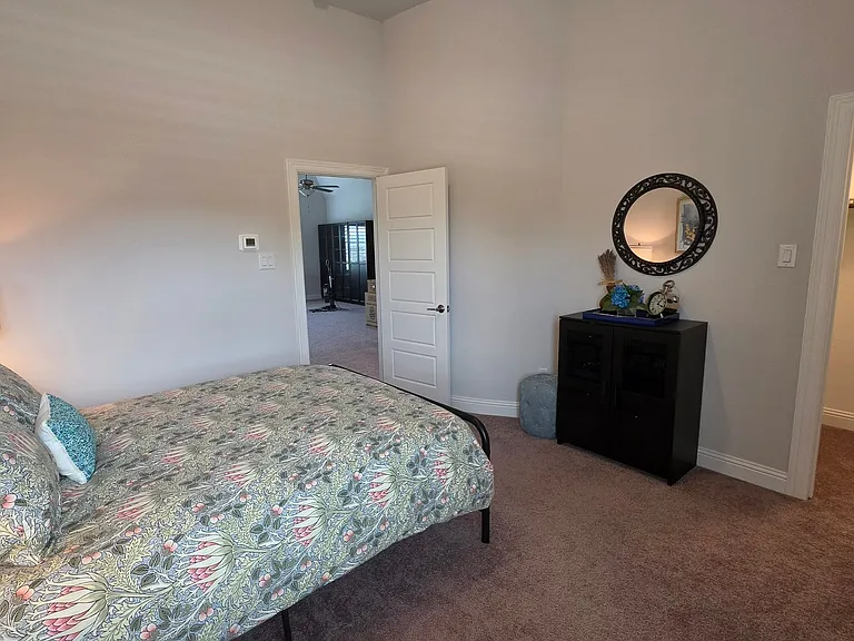 217 Longwood Dr — Photo 41