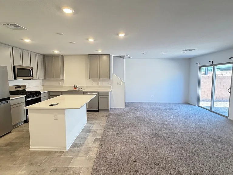 9527 Victory Wings St — Photo 6