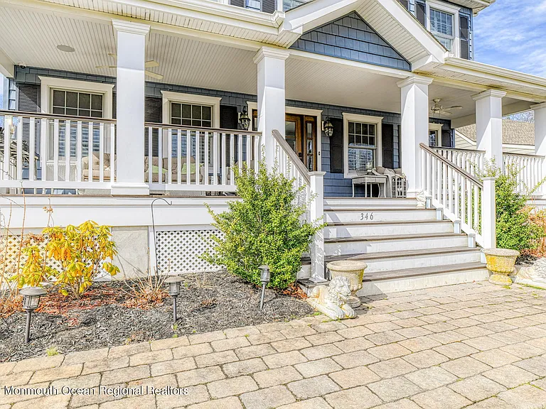 346 South Blvd — Photo 52