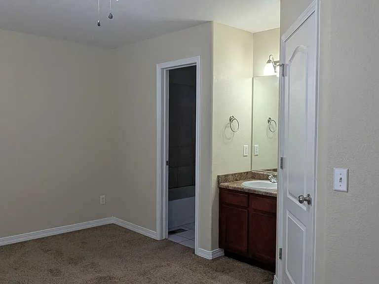 7335 Legacy Point — Photo 14