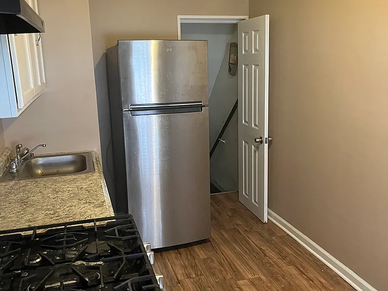 4252 J St — Photo 2