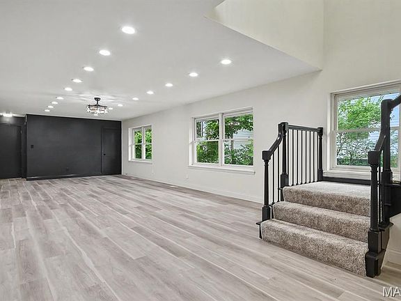 3rd image of 406 Meyer Ave