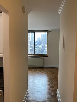 Rented by Realty Group International | media 28