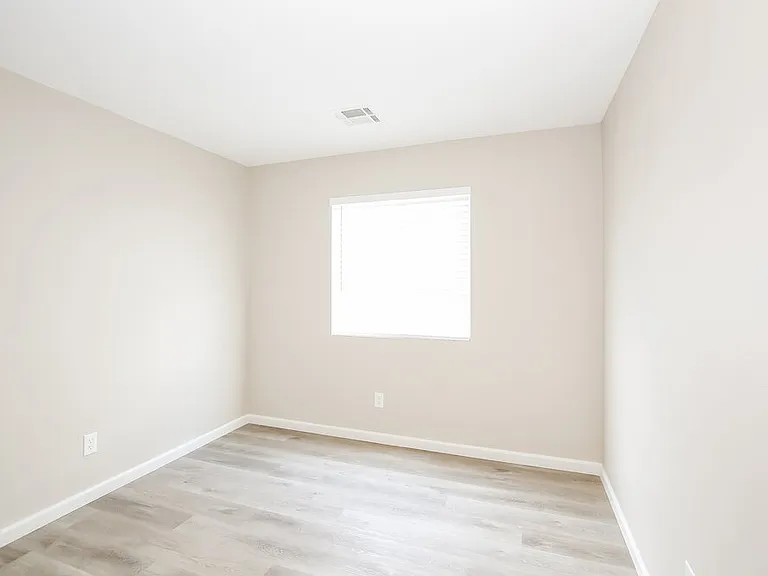 3117 Honeysuckle Ave — Photo 13