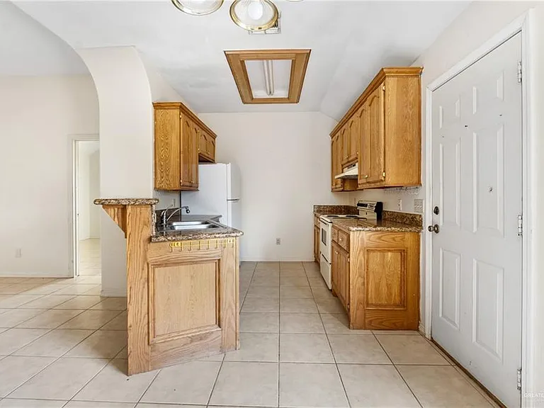 1807 S Linden St #A — Photo 4
