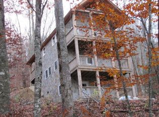 127 E Blueberry Ln, Banner Elk, NC 28604