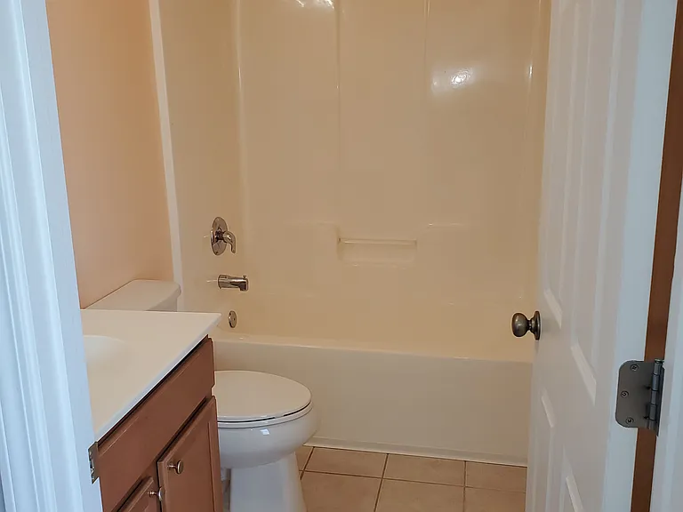 4053 Hartland St — Photo 11