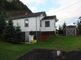 803 Water St, Genoa, WI 54632