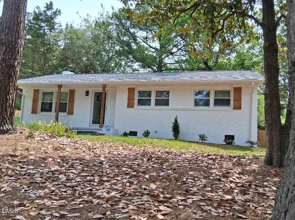 829 Greenwich St, Raleigh, NC 27610