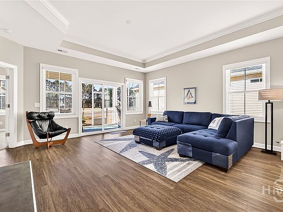 4th image of 137 Mallory Place