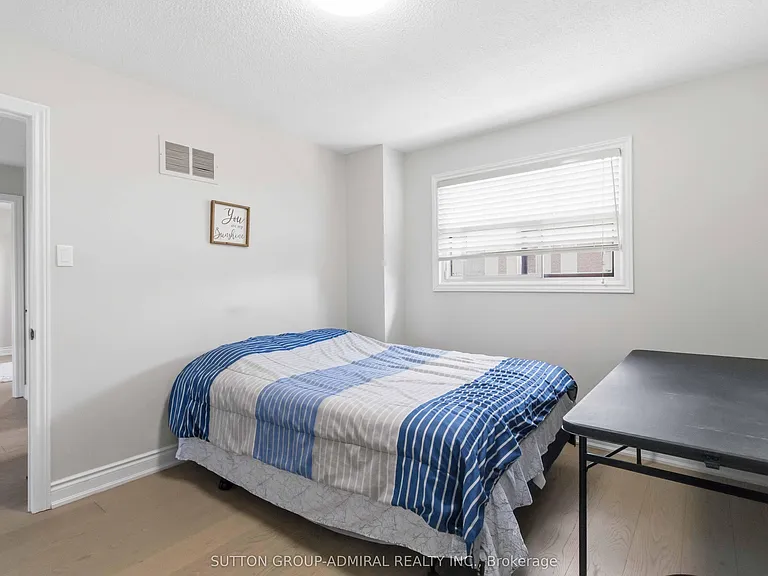 87 Marita Pl #MAIN UPPER FLR — Photo 26