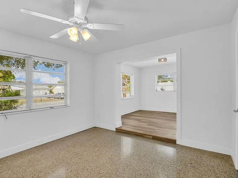 702 Sunset Dr — Photo 9