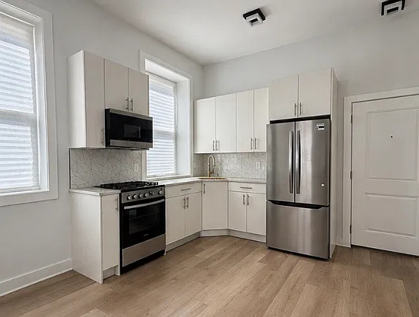 1 bed, 550 sqft, $2,100 — Photo 2
