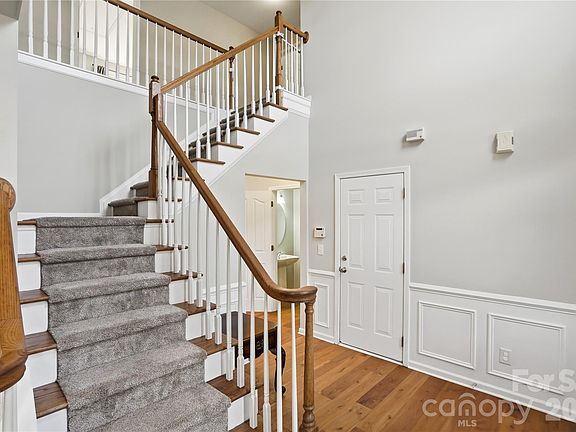 4th image of 2543 N Legacy Park Blvd