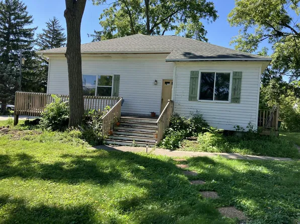 10400 W Parnell AVENUE, Hales Corners, WI 53130