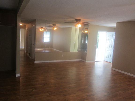 3rd image of 2861 Linda Dr