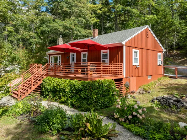 89 Lakeview Road, Boothbay Harbor, ME 04538