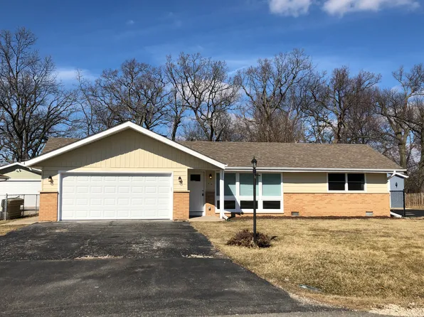 1916 Sprucewood Ln, Lindenhurst, IL 60046