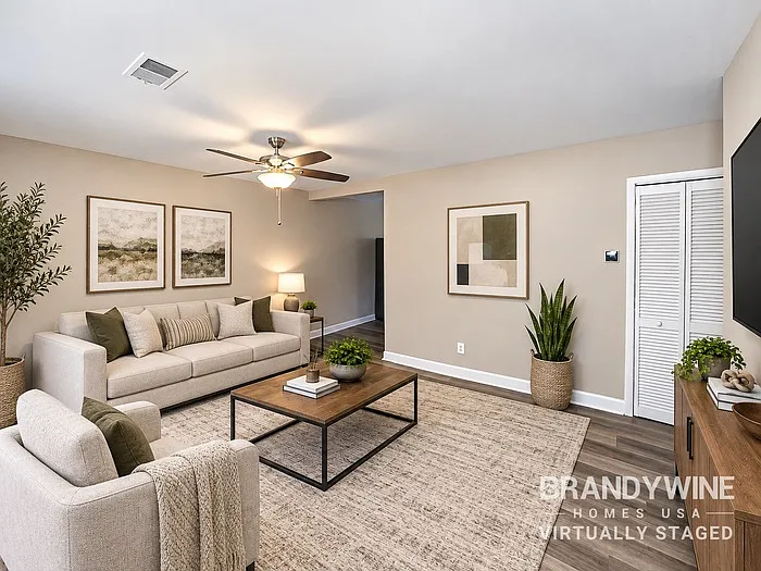 3 bed, 2.0 bath, 1040 sqft, $1,650 — Photo 3