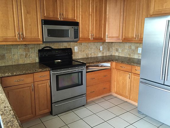 3rd image of 3529 Edgar Ave