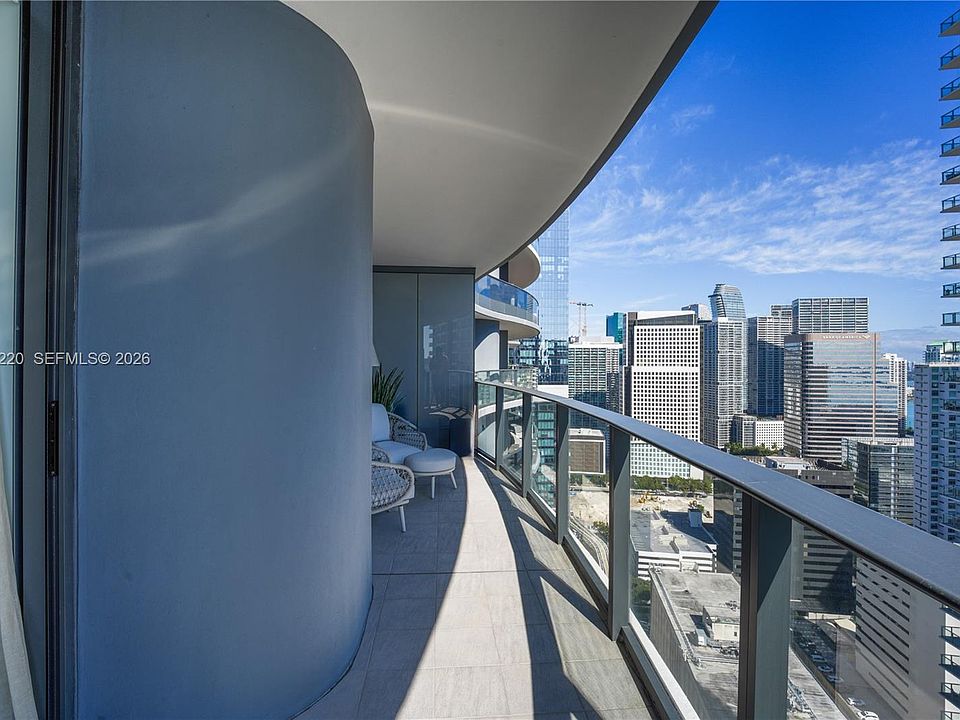 1st image of 1000 Brickell Plz