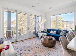 946 Saratoga St #302, Boston, MA 02128