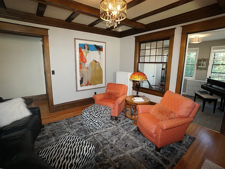 833 Grand Apartments — Photo 44