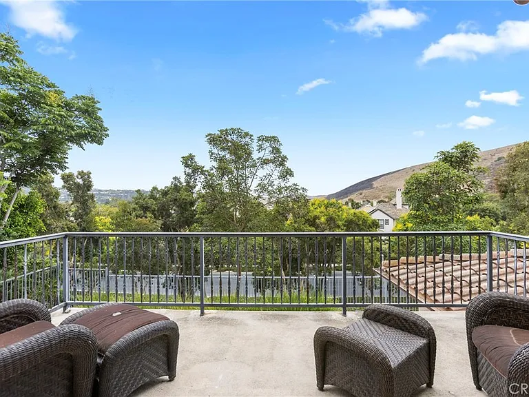 6 Gardenia St — Photo 30