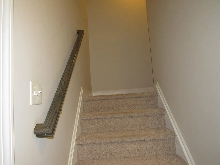 19 Riverside Dr — Photo 21