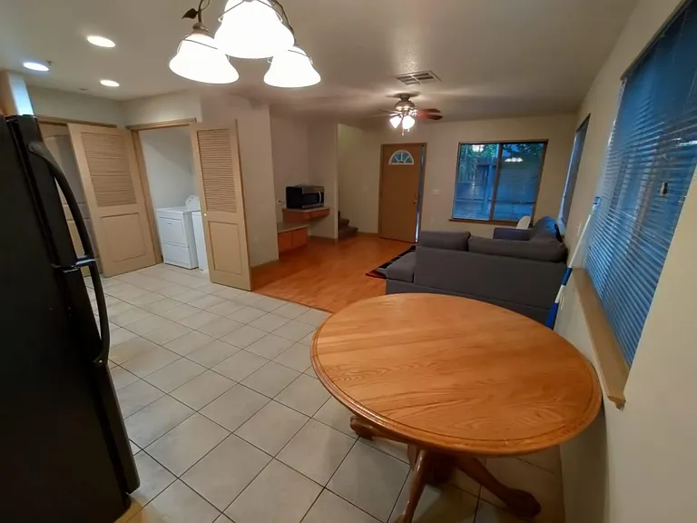 819 H St #14 — Photo 9