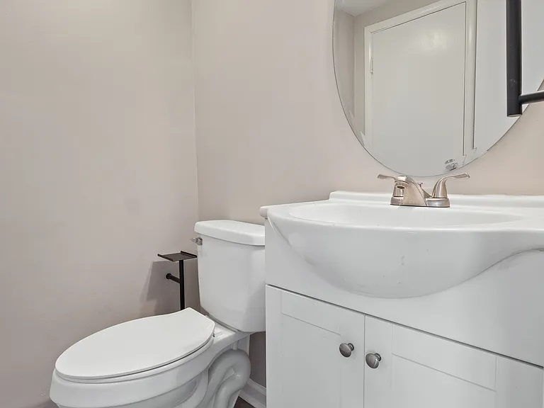 427 Maryland Ave — Photo 6