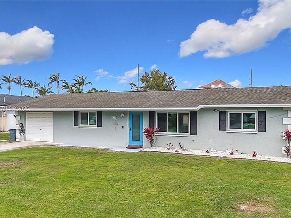 2nd image of 1137 SE Petunia Ave