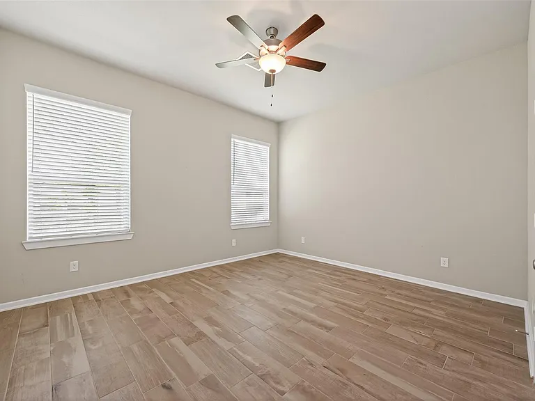 516 Shine Ct — Photo 25