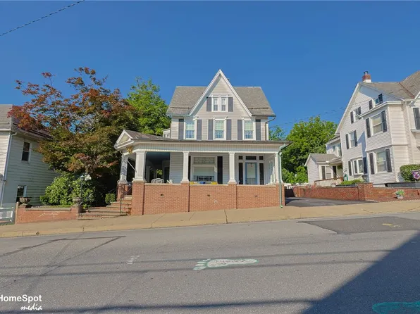 107 N Robinson Ave, Pen Argyl, PA 18072