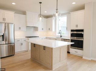 6324 Red Cedar Dr, Chaska, MN 55318