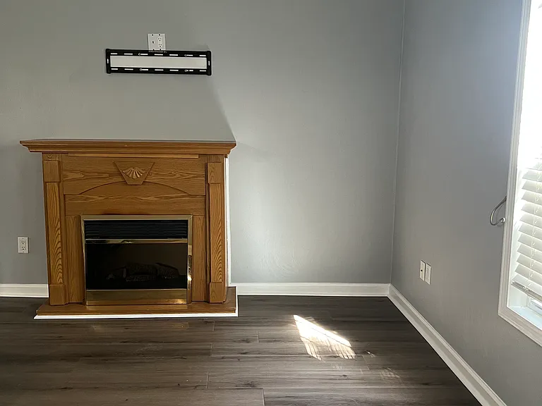 4153 Everett St — Photo 5