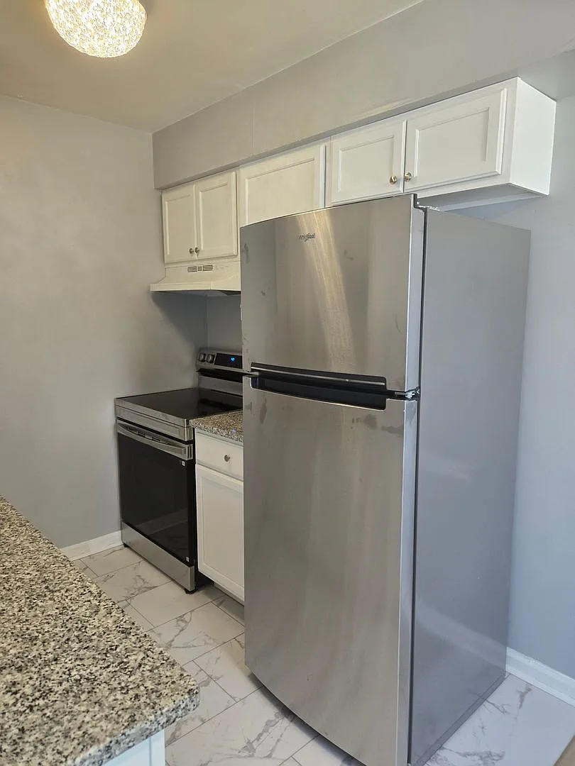 1009 Hannah St — Photo 3
