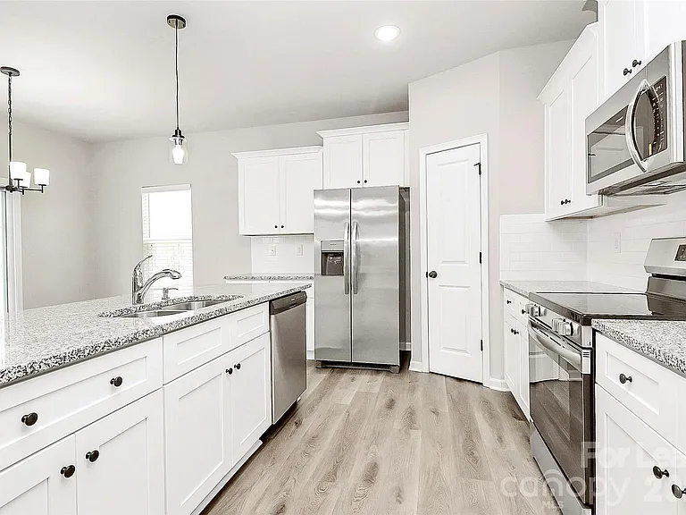 8208 Stonemere Ln — Photo 11