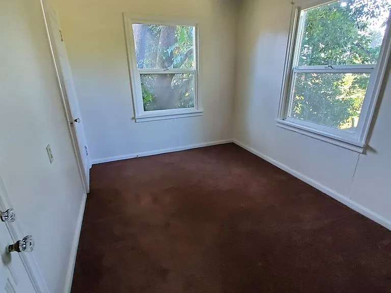 330 Howard Ave — Photo 9