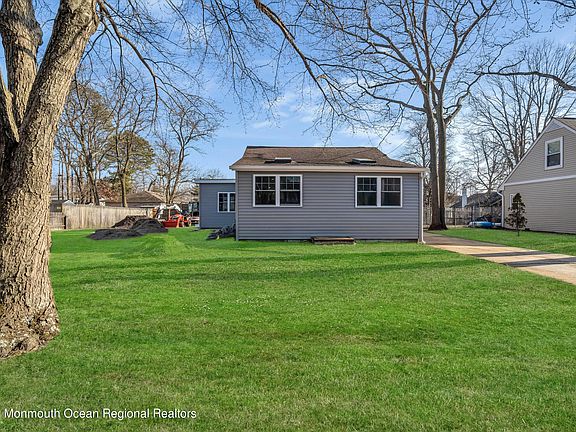 2nd image of 3106 Hiawatha Ave