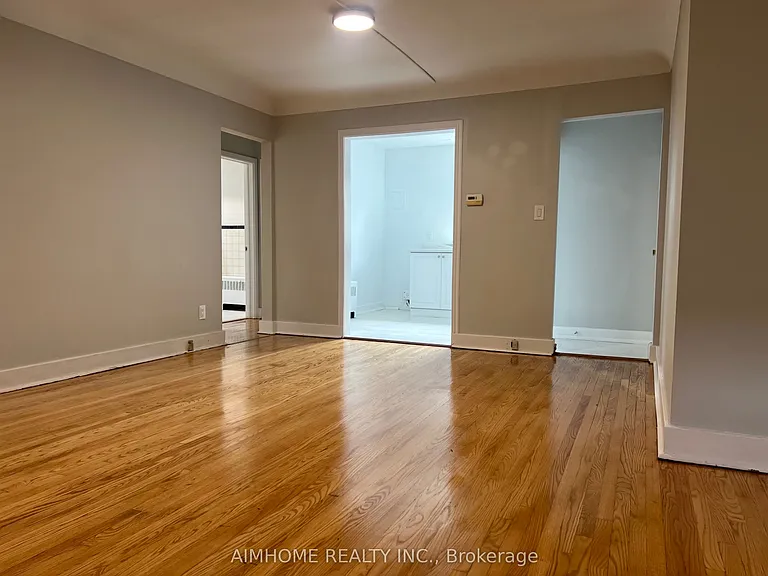 425 Burlington Ave #4 — Photo 7