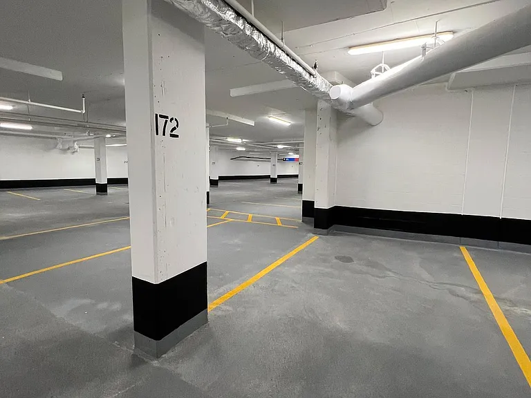 395 Dundas St W #122 — Photo 21