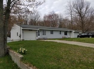 16301 Taft Rd, Spring Lake, MI 49456
