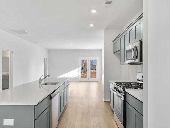 5th image of 12019 Lansbury Dr