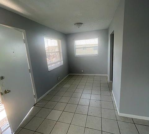 2nd image of 300 NW 30th Ct APT 201