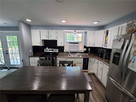 4th image of 3666 Buttercup Ln